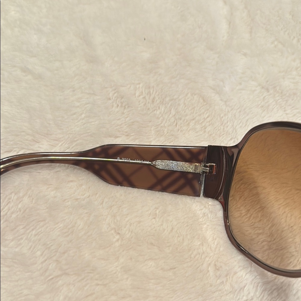 Vintage Authentic Burberry Gradient Oversized Sun… - image 6